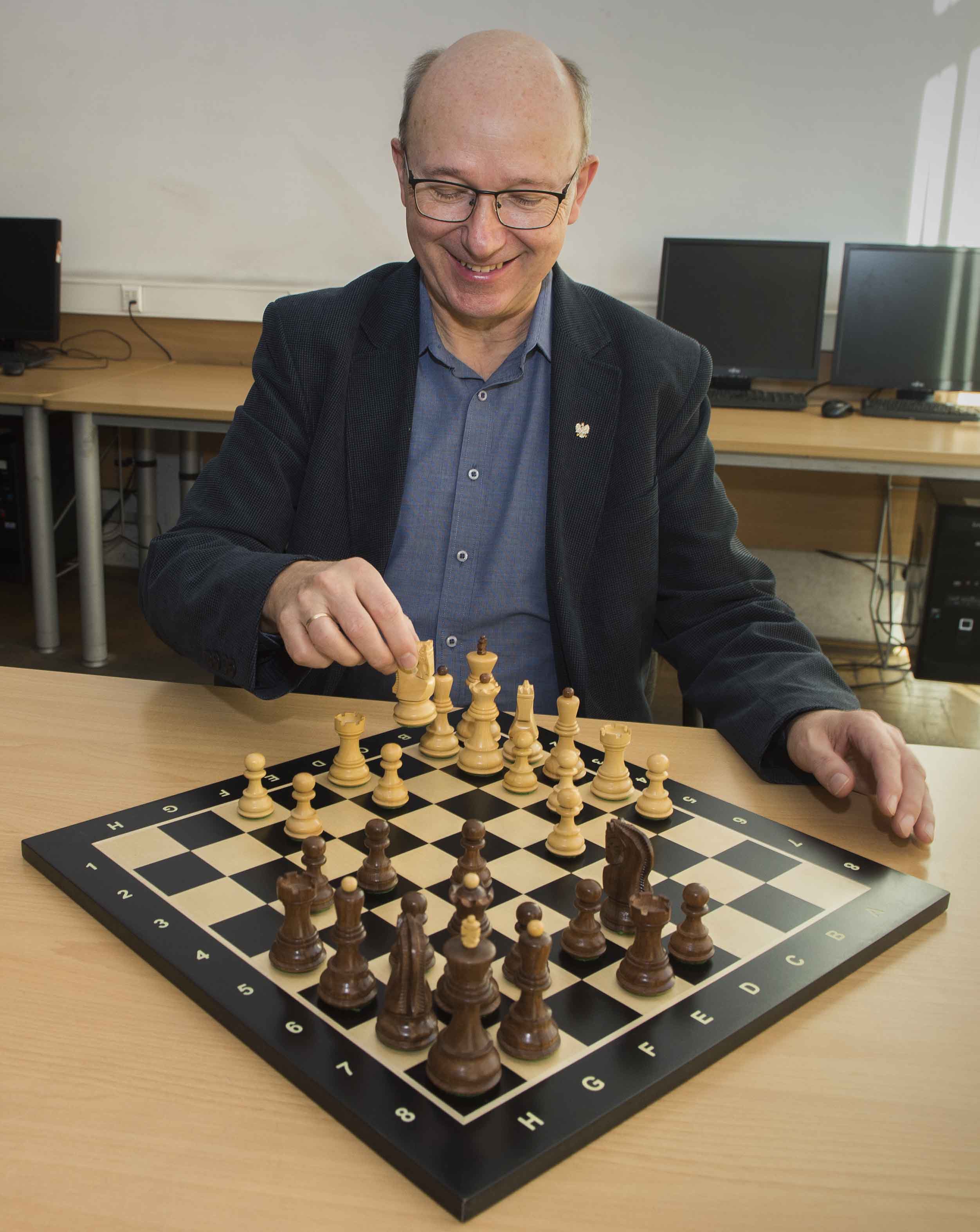 Prof. Zbigniew Kokosiński i jego diagonalne szachy