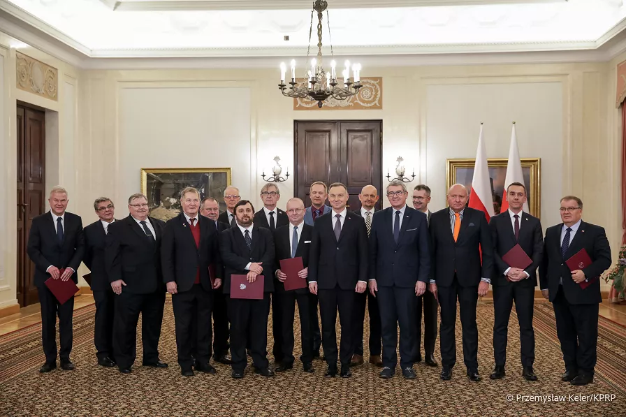 Prezydent RP Andrzej Duda i członkowie nowo powołanej Rady ds. Szkolnictwa Wyższego, Nauki i Innowacji
