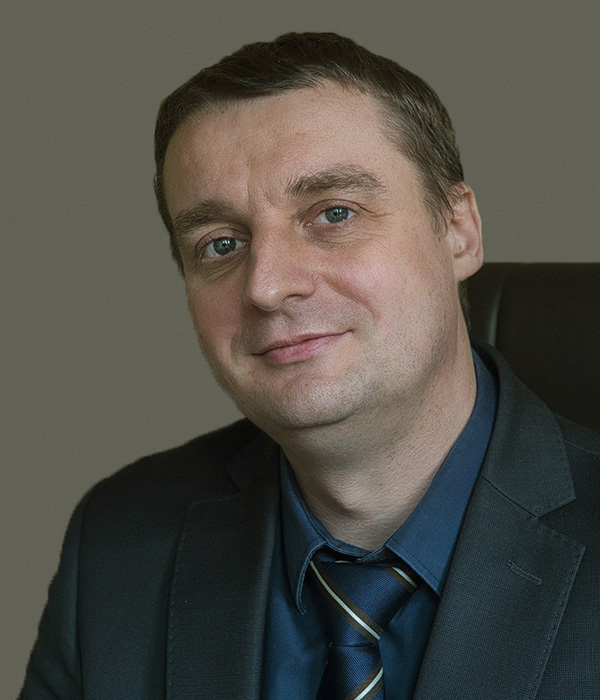 Profesor Piotr Michorczyk na zdjęciu portretowym
