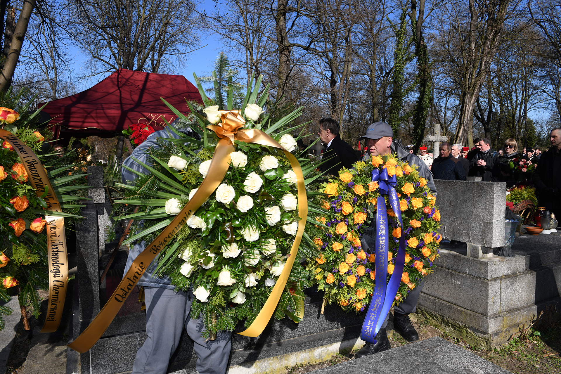 składanie wieńców na grobie ś.p. rektora Andrzeja Białkiewicza