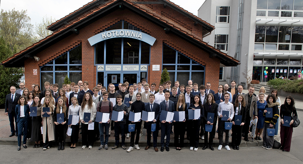 Wspólne zdjęcie uczestników spotkania na Politechnice Krakowskiej